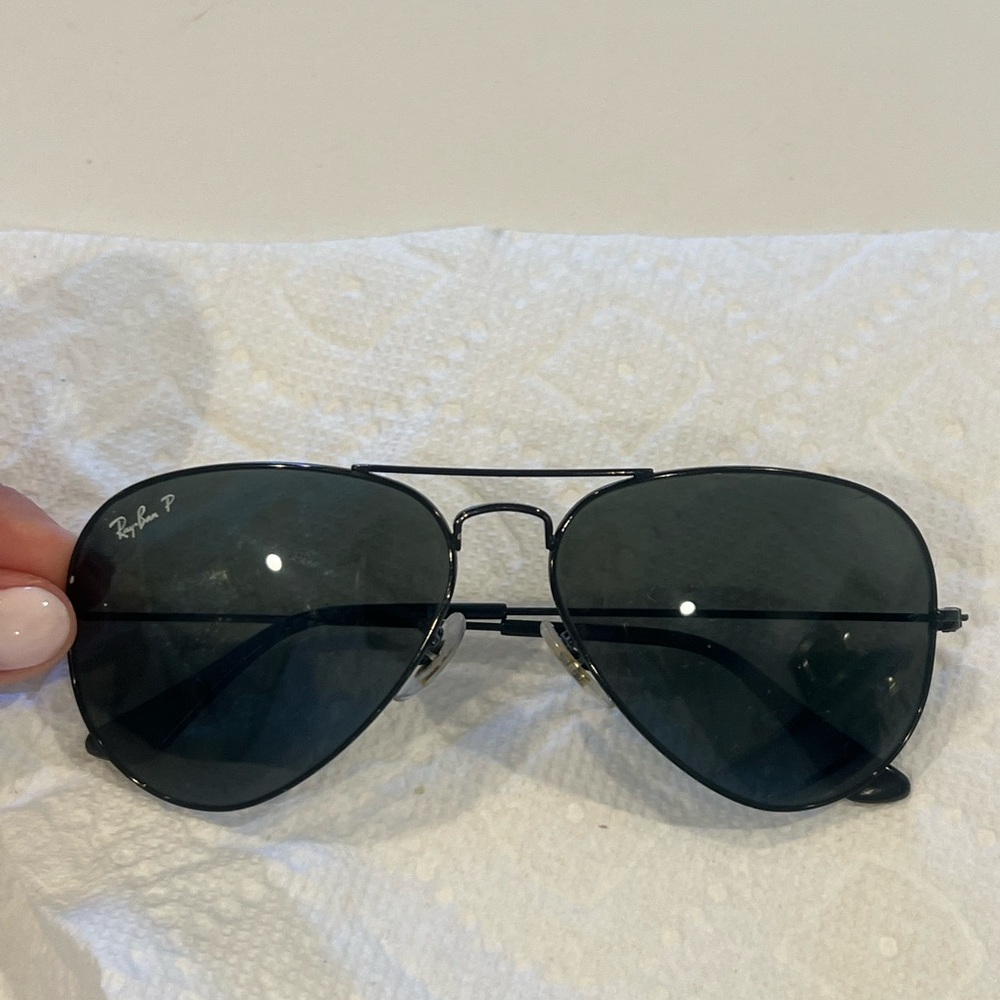 Stylish Black Aviator Sunglasses